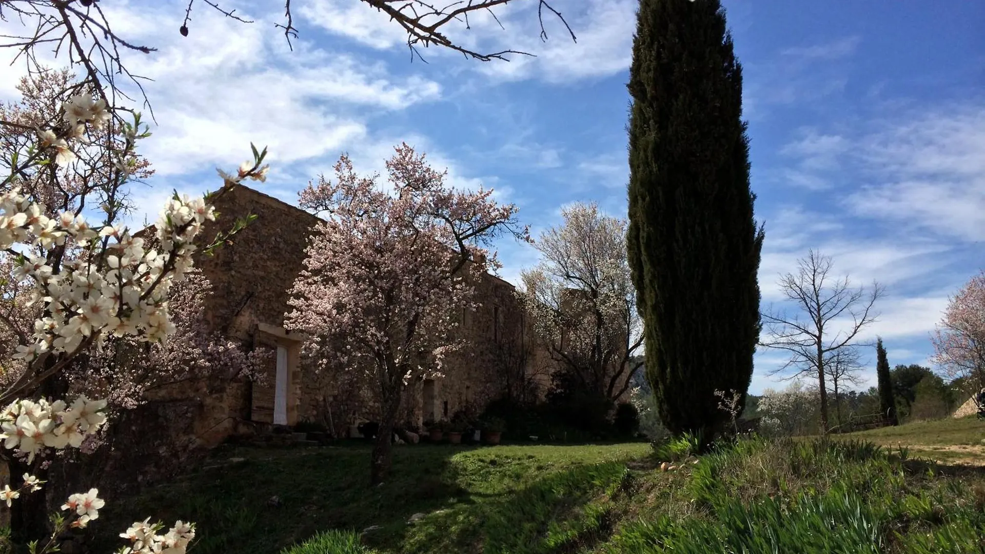 Maison A Aix En Provence Au Pied De La Sainte Victoire Beaurecueil